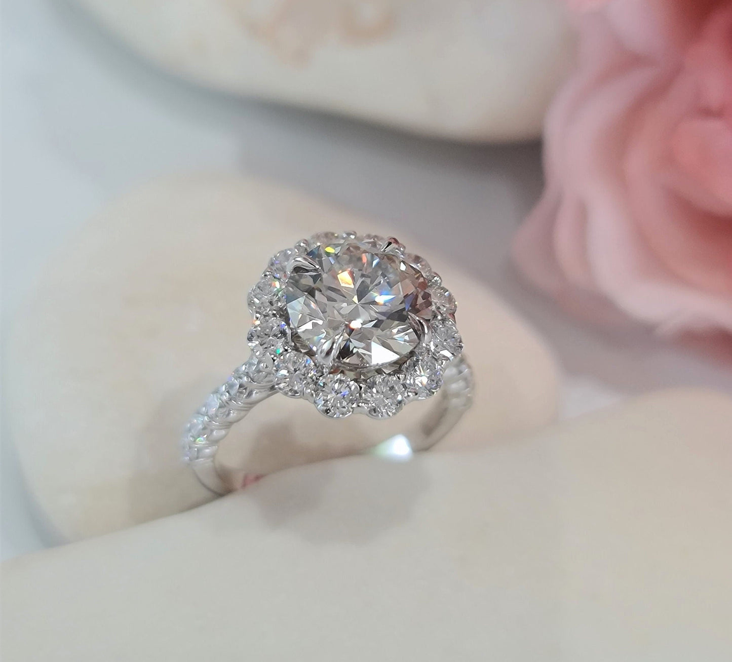 2.50 CT Round Halo CVD G/VS2 Diamond Engagement Ring