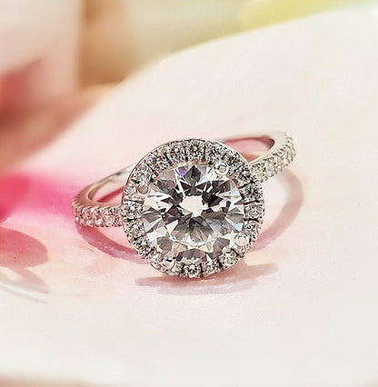 2.0 CT Round Halo CVD G/VS1 Diamond Engagement Ring